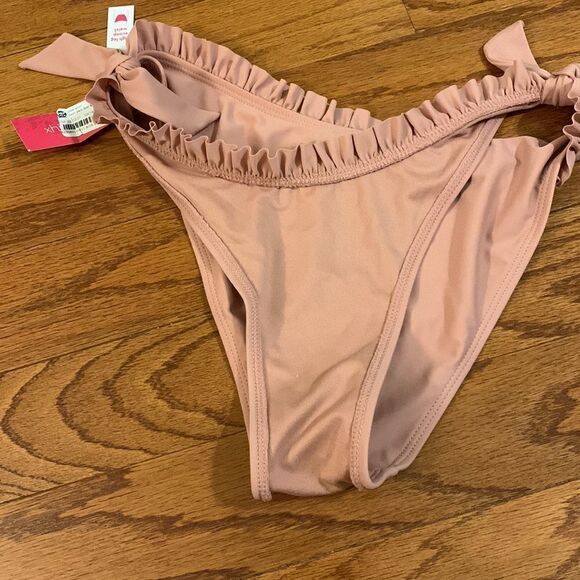 Xhilaration Size medium high thigh with scoop waist - Picture 3 of 5